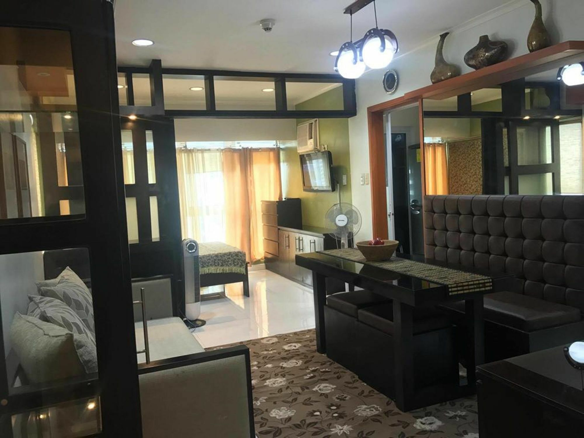 Go-Stay @ South Of Market Taguig Eksteriør billede
